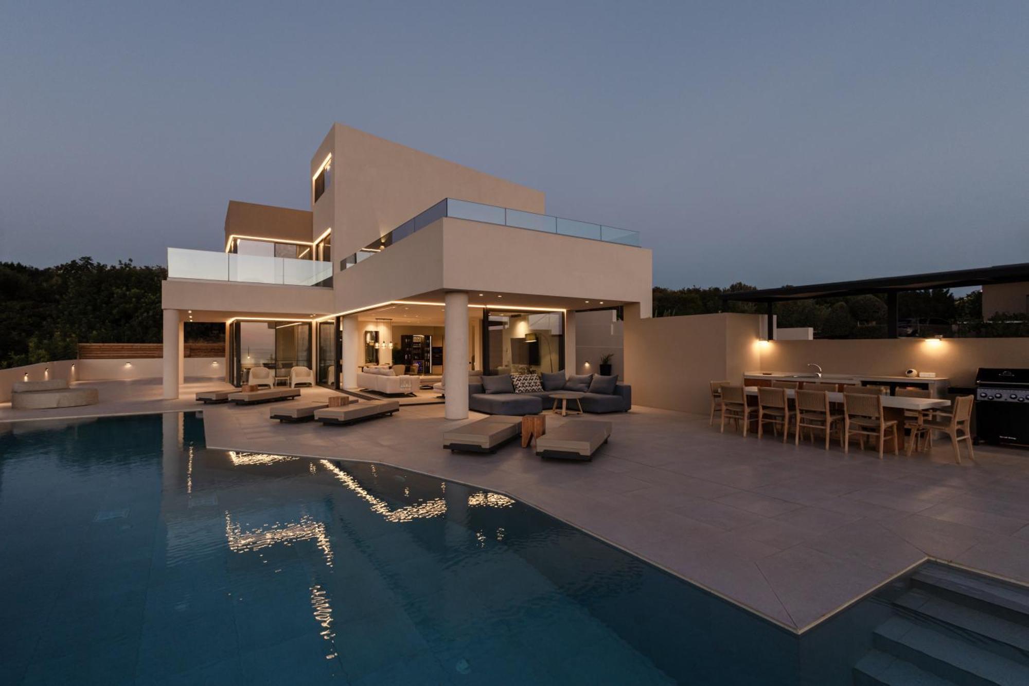 Aerial - Sea & Gaze With Daily Housekeeping By Etouri