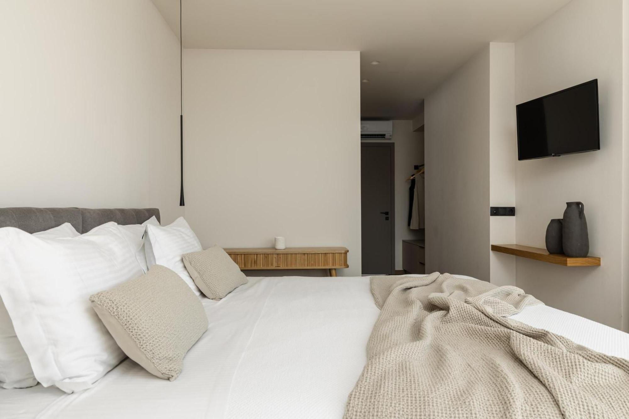 Villa Aerial - Sea & Gaze With Daily Housekeeping By Etouri *