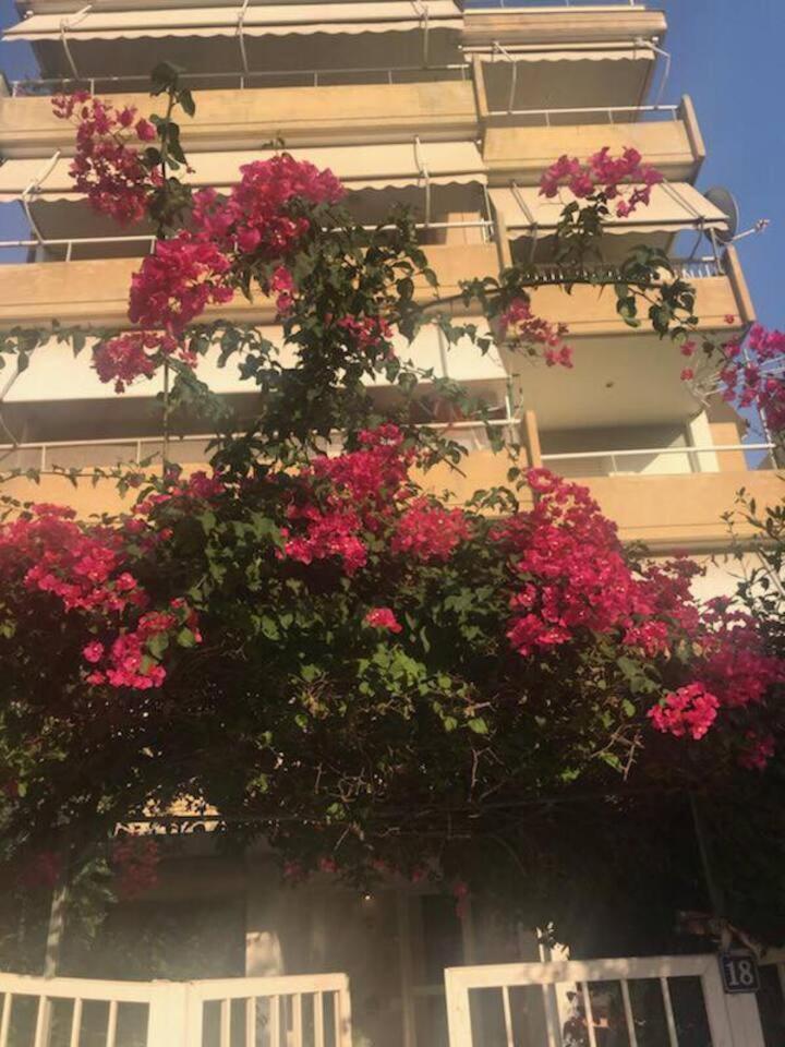 Beautiful In Glyfada Center Apartment