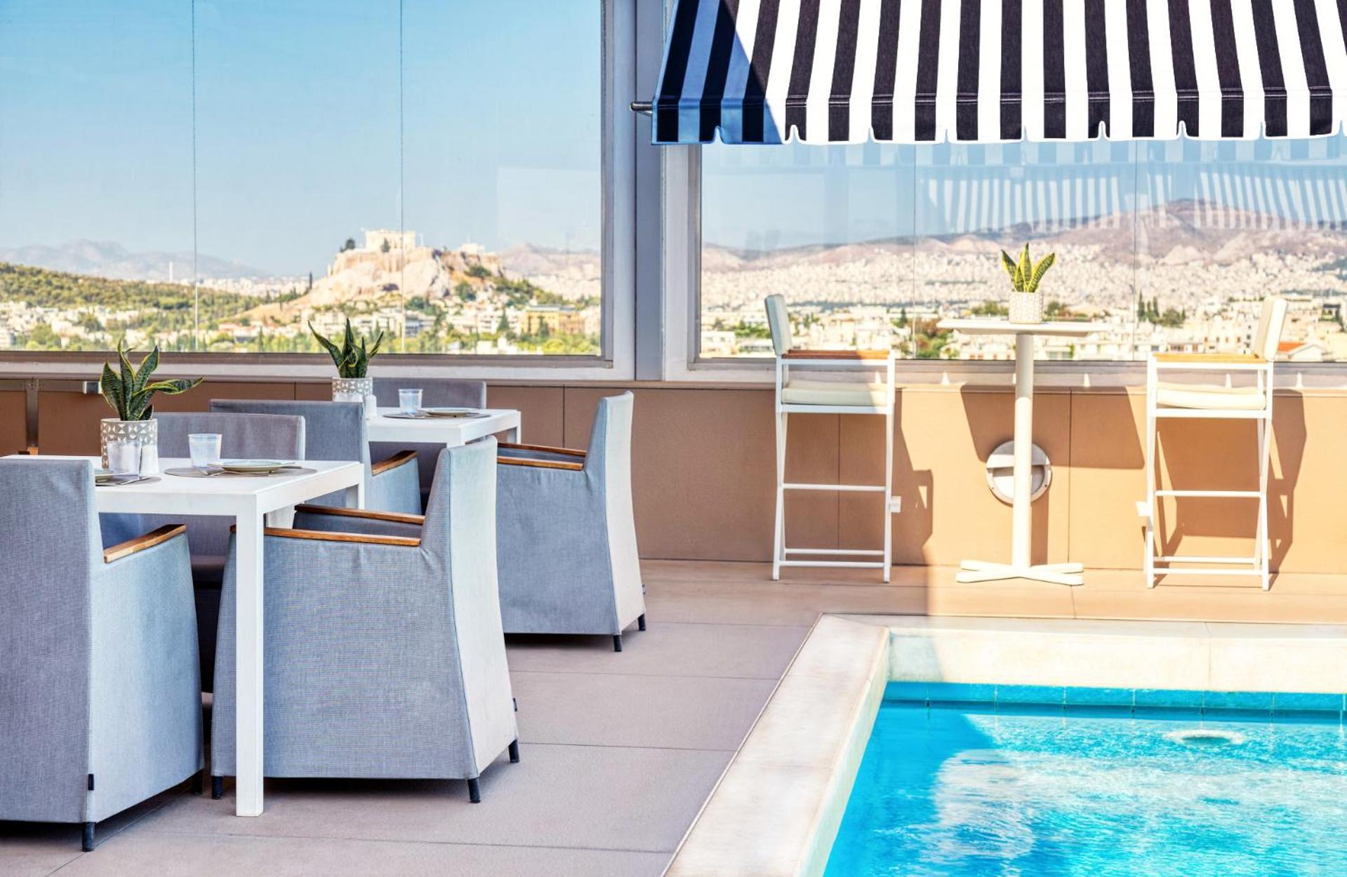 Divani Caravel Hotel