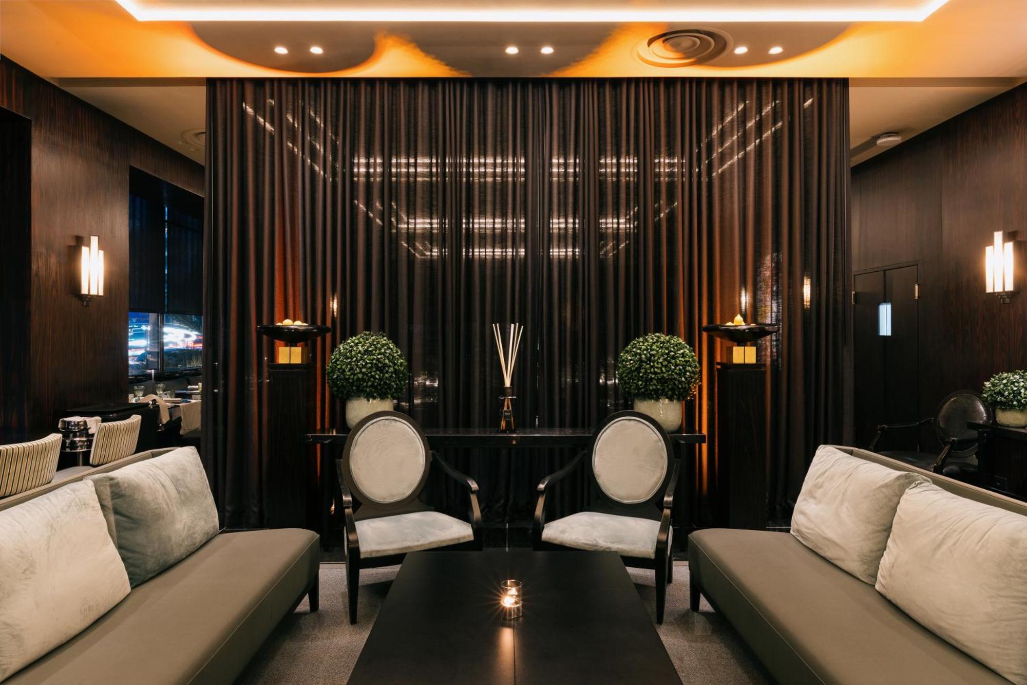 Hotel Divani Caravel 5*