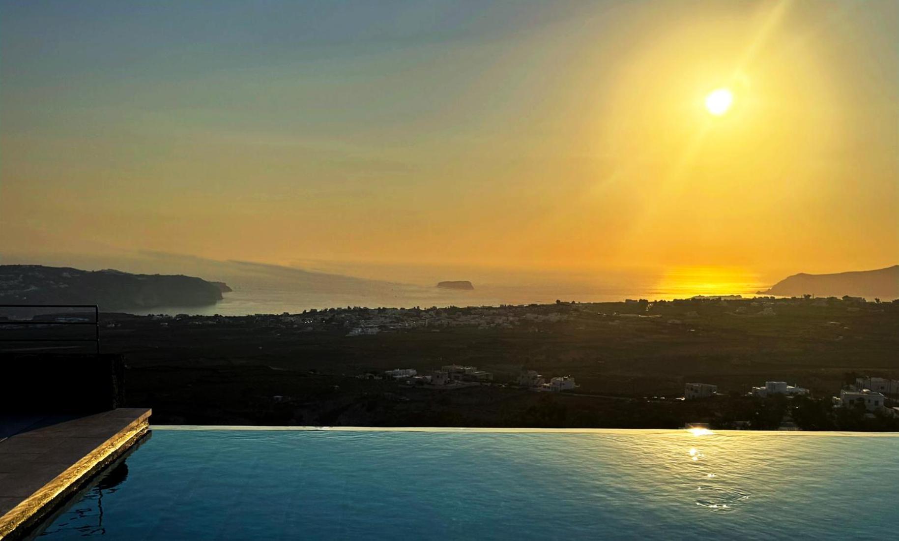Patina Vivera Estate Santorini Pyrgos Kallistis
