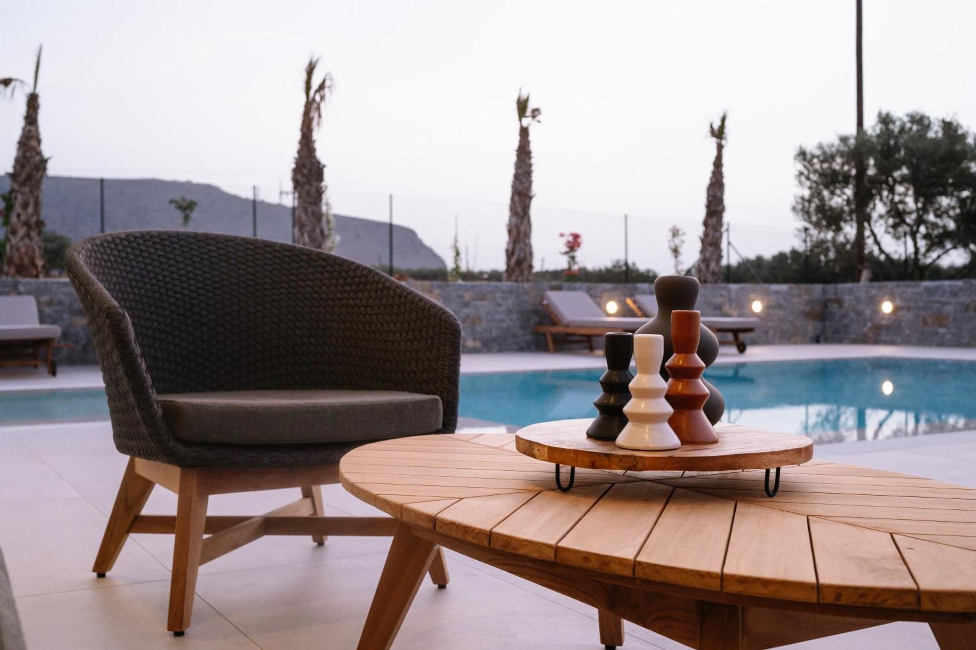 Villa Evi & Eugenia With Heated Pools By Temma