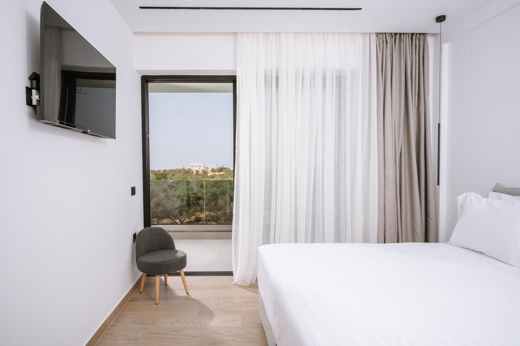 Evi & Eugenia With Heated Pools By Temma Villa