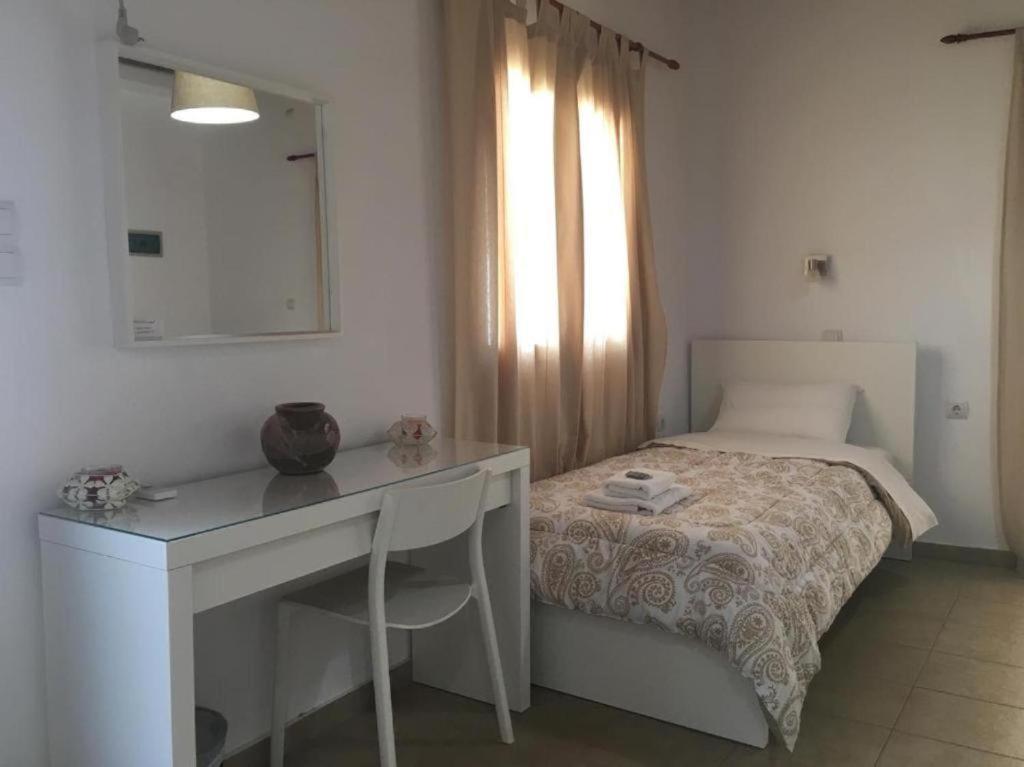 Sifis Bed & Breakfast Loutro