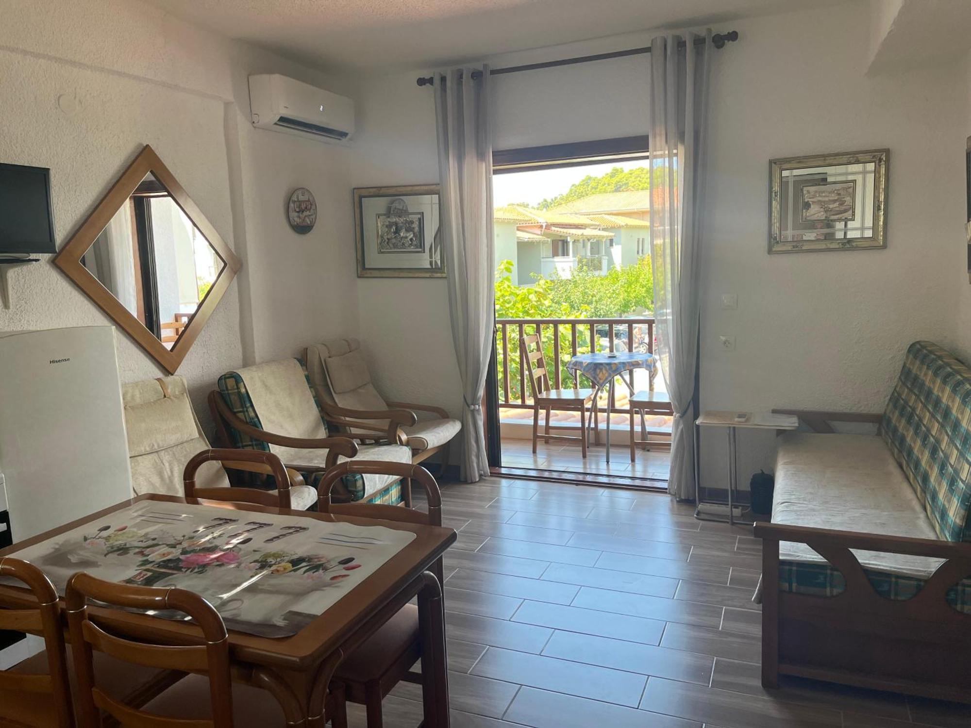 Elina Apartment Siviri