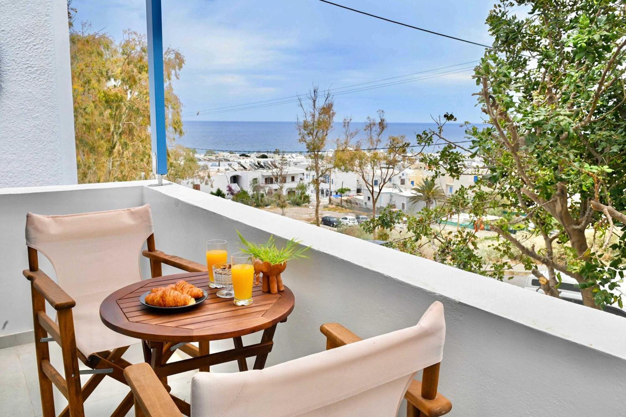 Serenite Santorini Getaway Offering 2 Bedrooms And Stunning Sea Views *