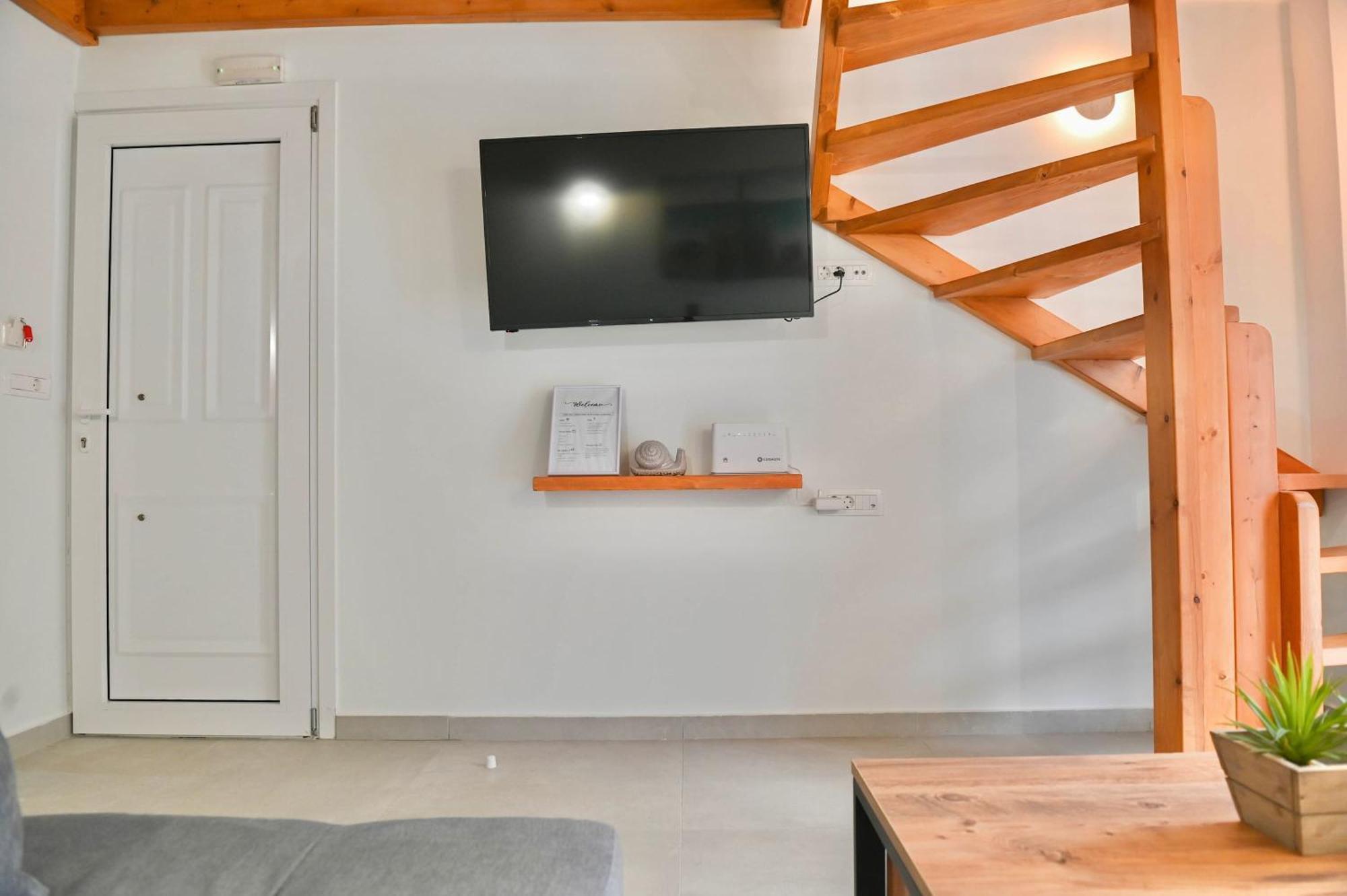 Apartment Serenite Santorini Getaway Offering 2 Bedrooms And Stunning Sea Views Kamari (Santorini)