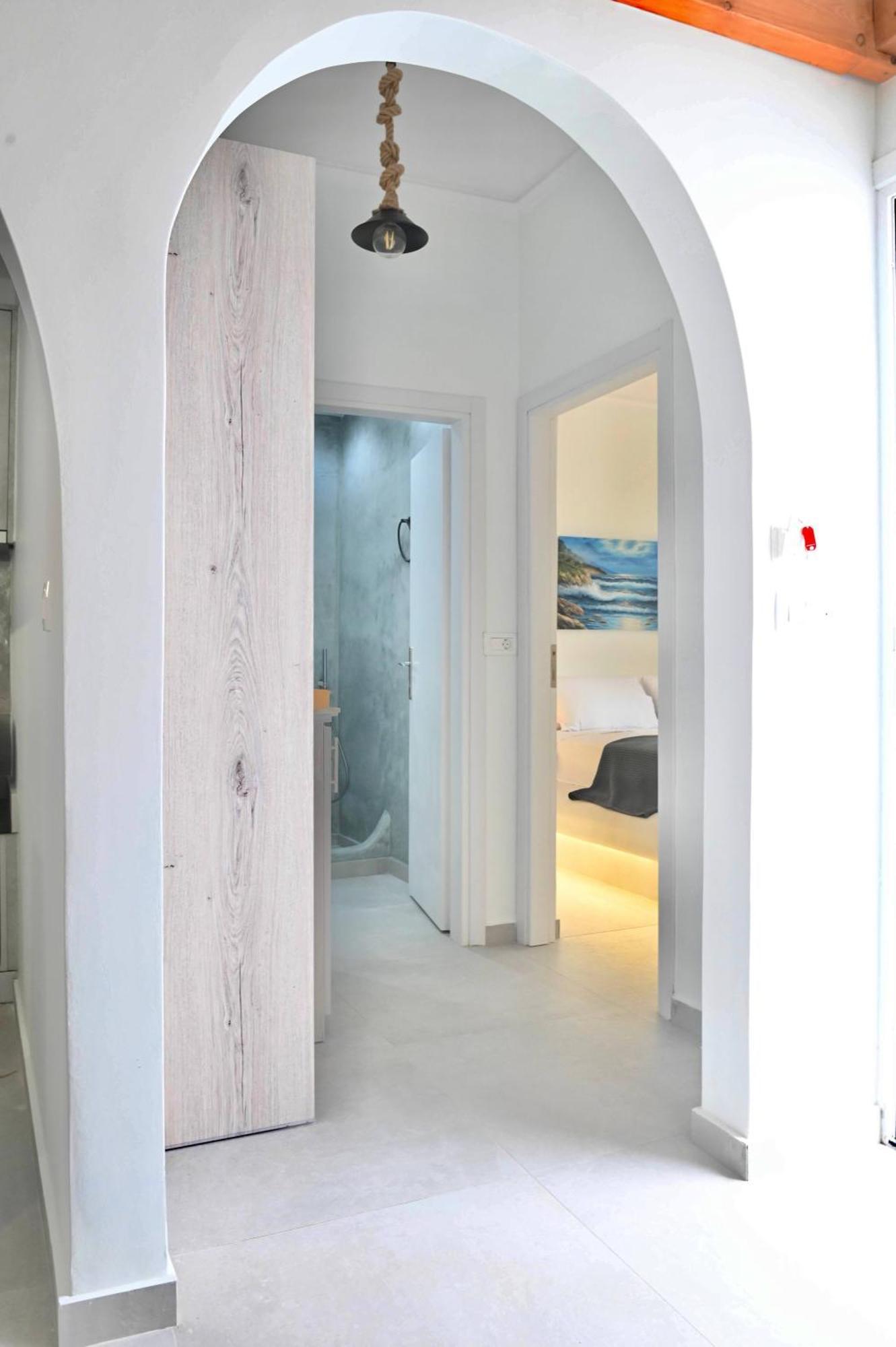 Serenite Santorini Getaway Offering 2 Bedrooms And Stunning Sea Views * Kamari (Santorini)