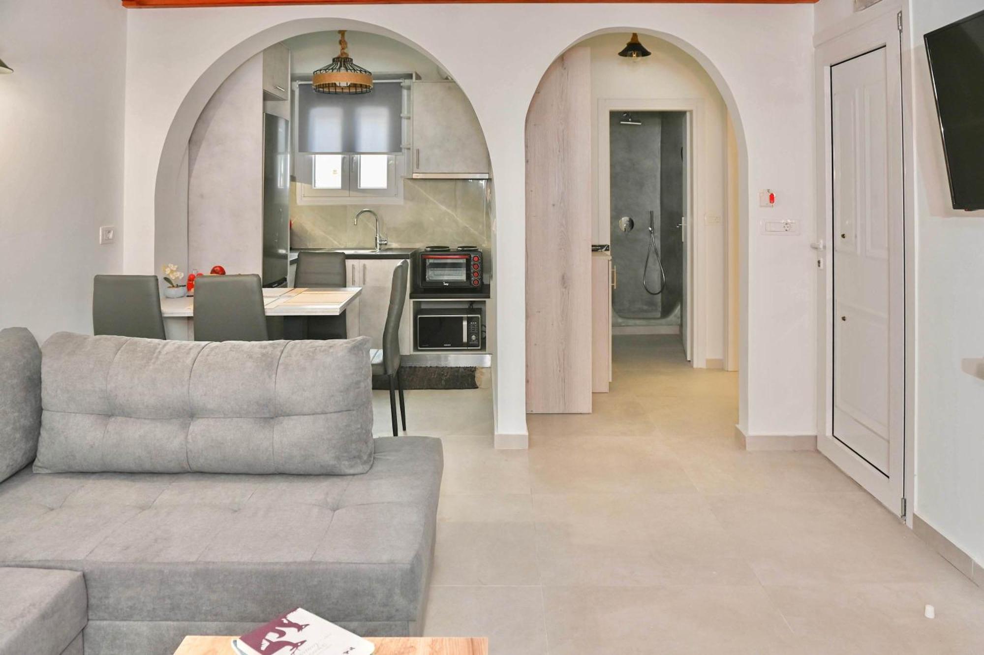 Serenite Santorini Getaway Offering 2 Bedrooms And Stunning Sea Views * Kamari (Santorini)