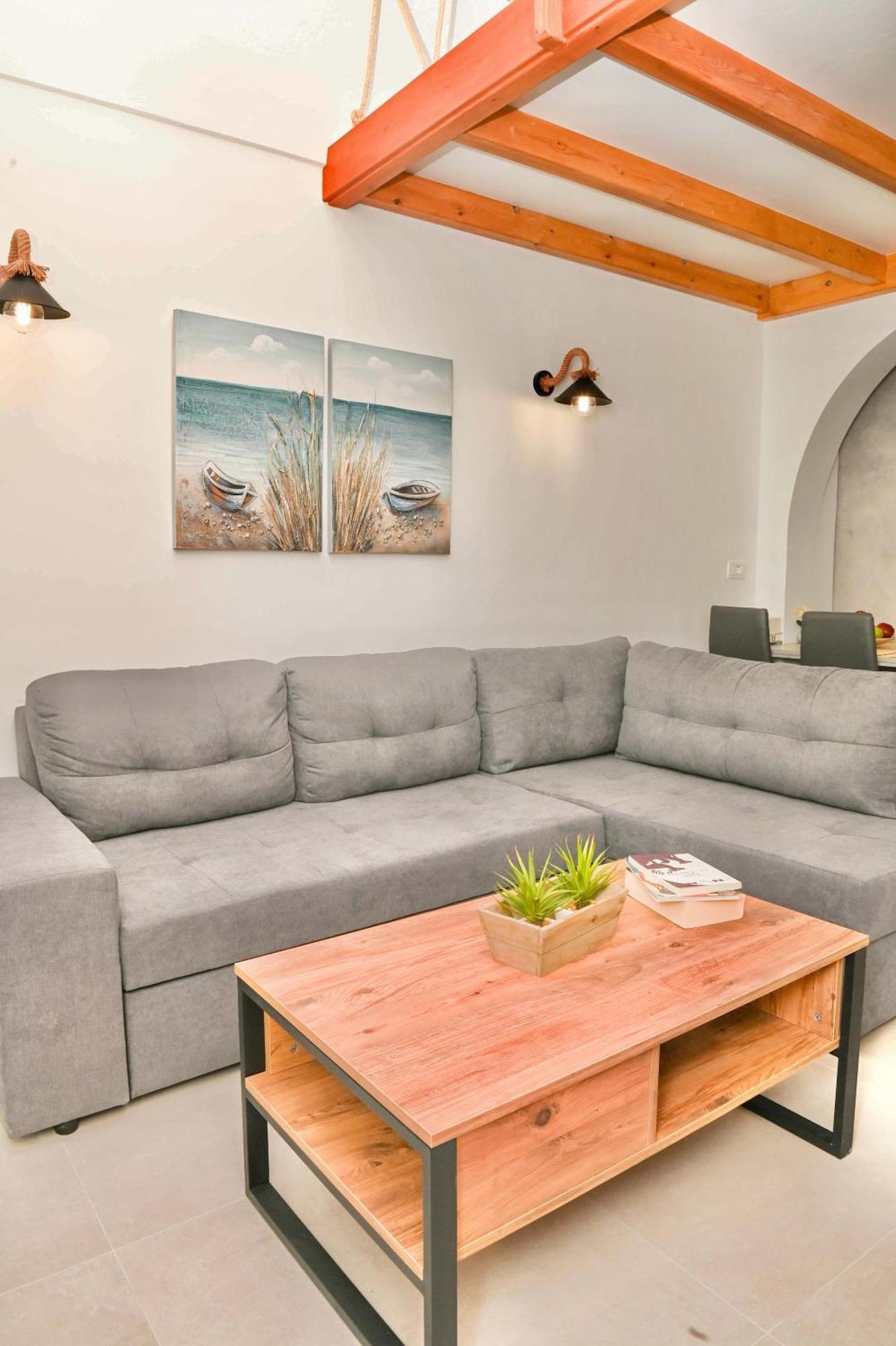 Serenite Santorini Getaway Offering 2 Bedrooms And Stunning Sea Views *