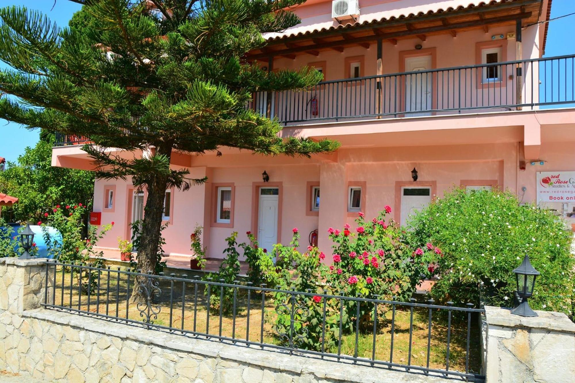 Apartment Red Rose Garden