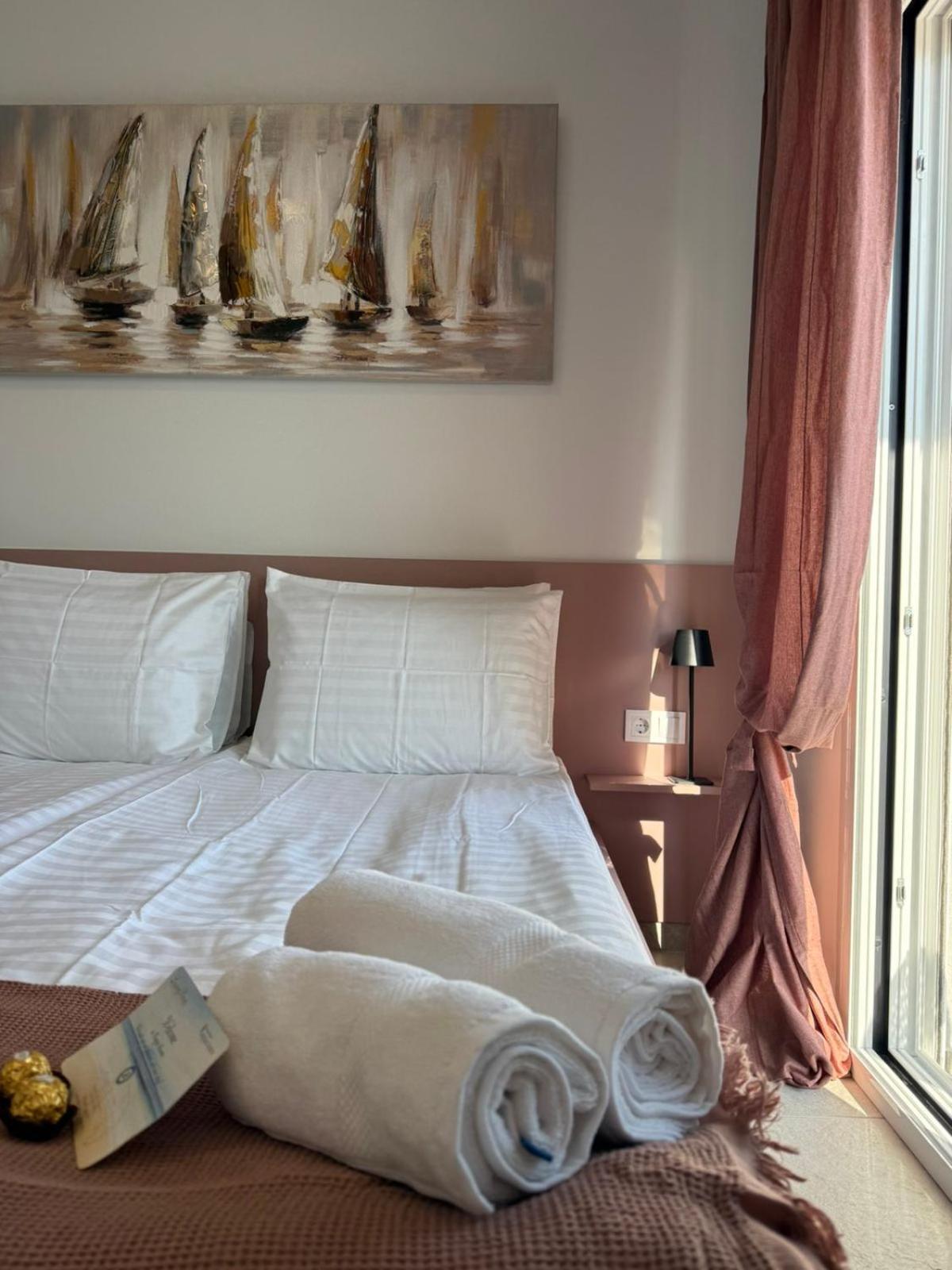 Apartment Maria Lux By Bookvillaeu