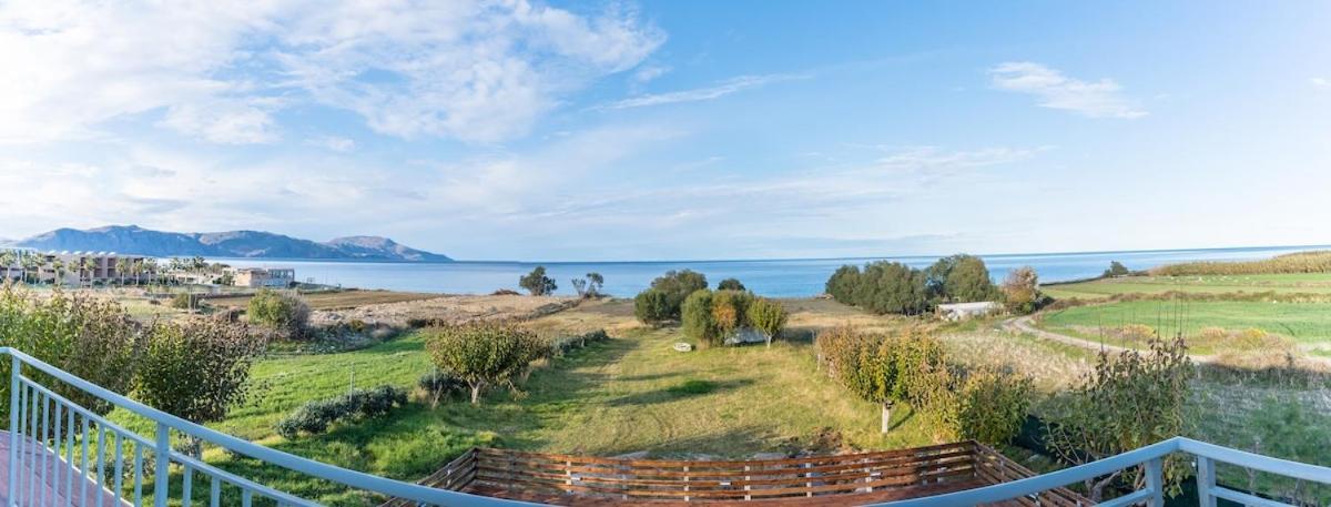 Beachfront Lux Apartment *