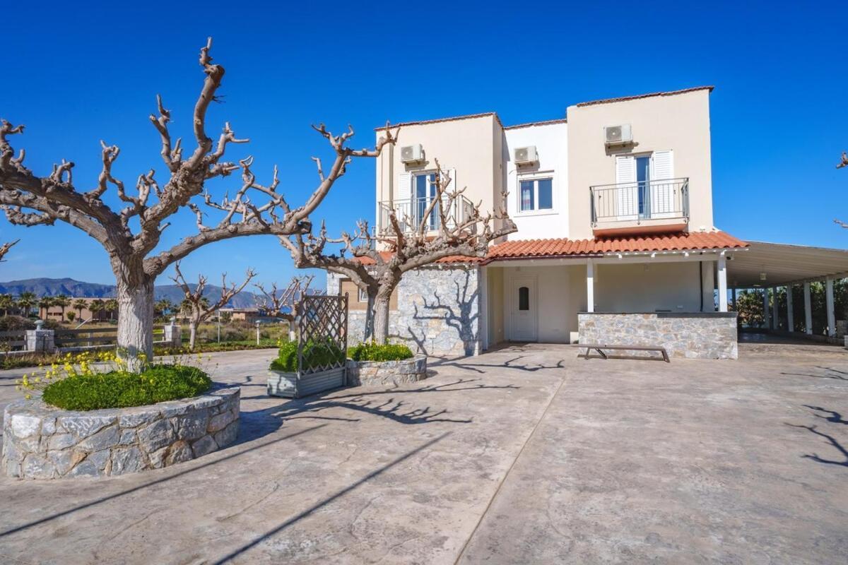 Beachfront Lux Dhramia