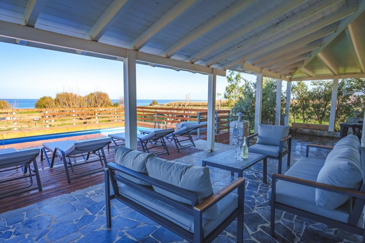 Apartment Beachfront Lux Dhramia