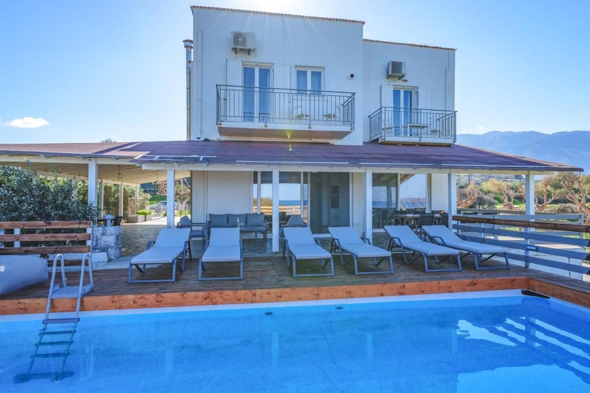 Beachfront Lux Apartment *