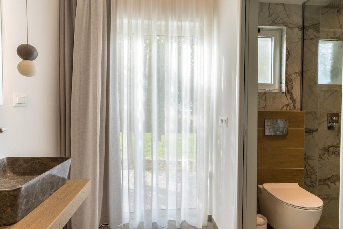 Beachfront Lux *