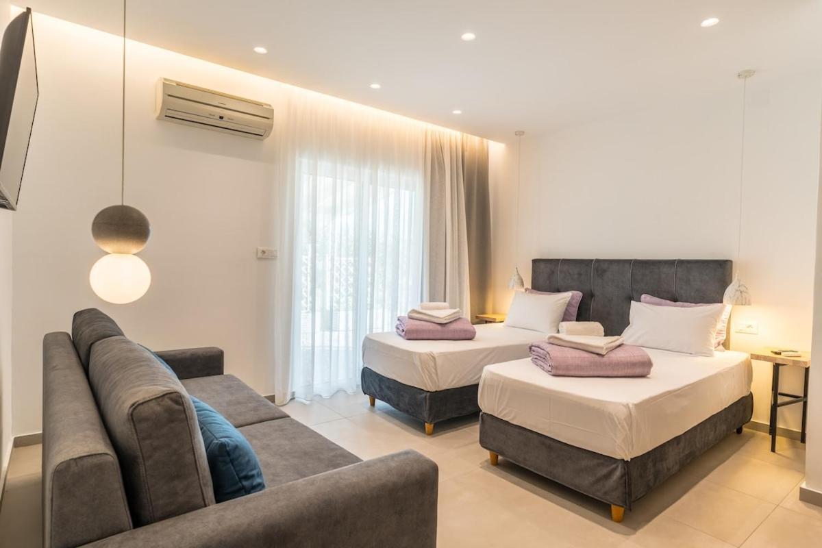 Beachfront Lux Apartment