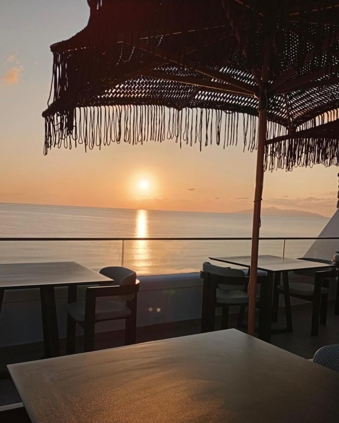 Hotel Aelia Thalassa Monolithos (Santorini)