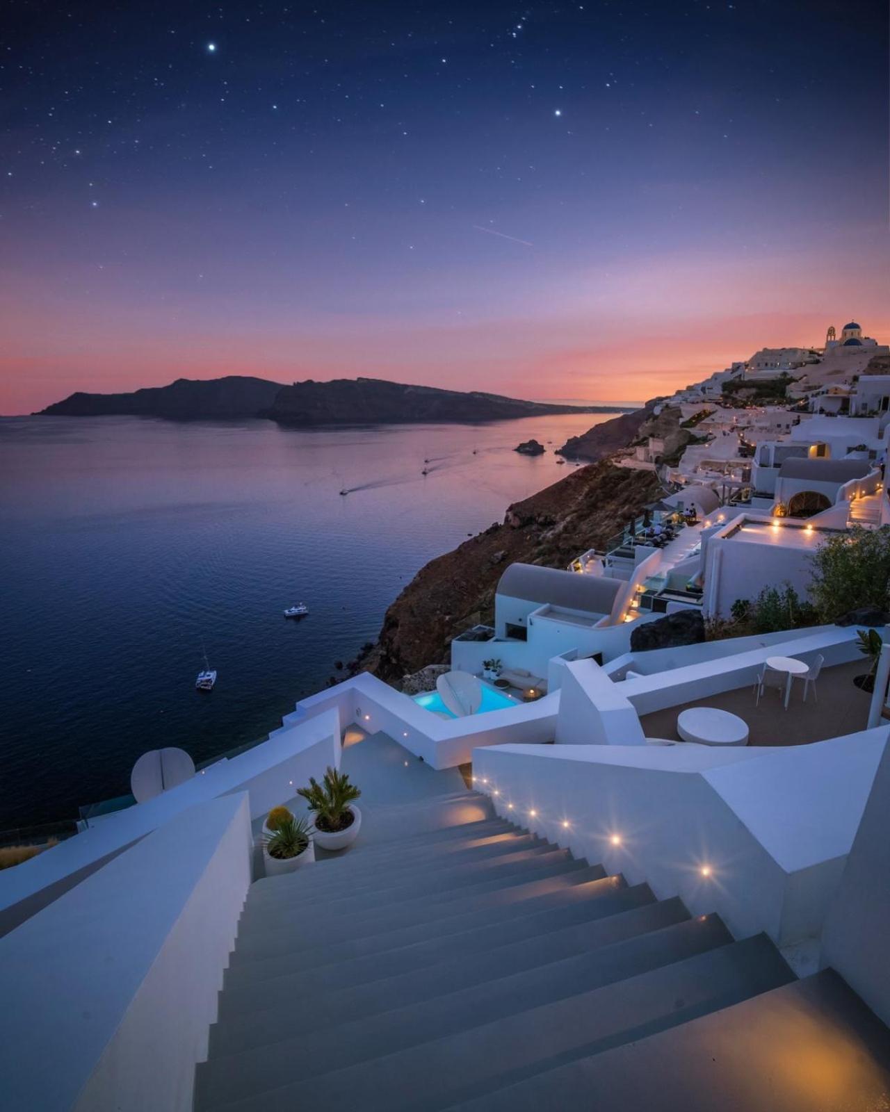 The Saint Hotel Oia (Santorini)