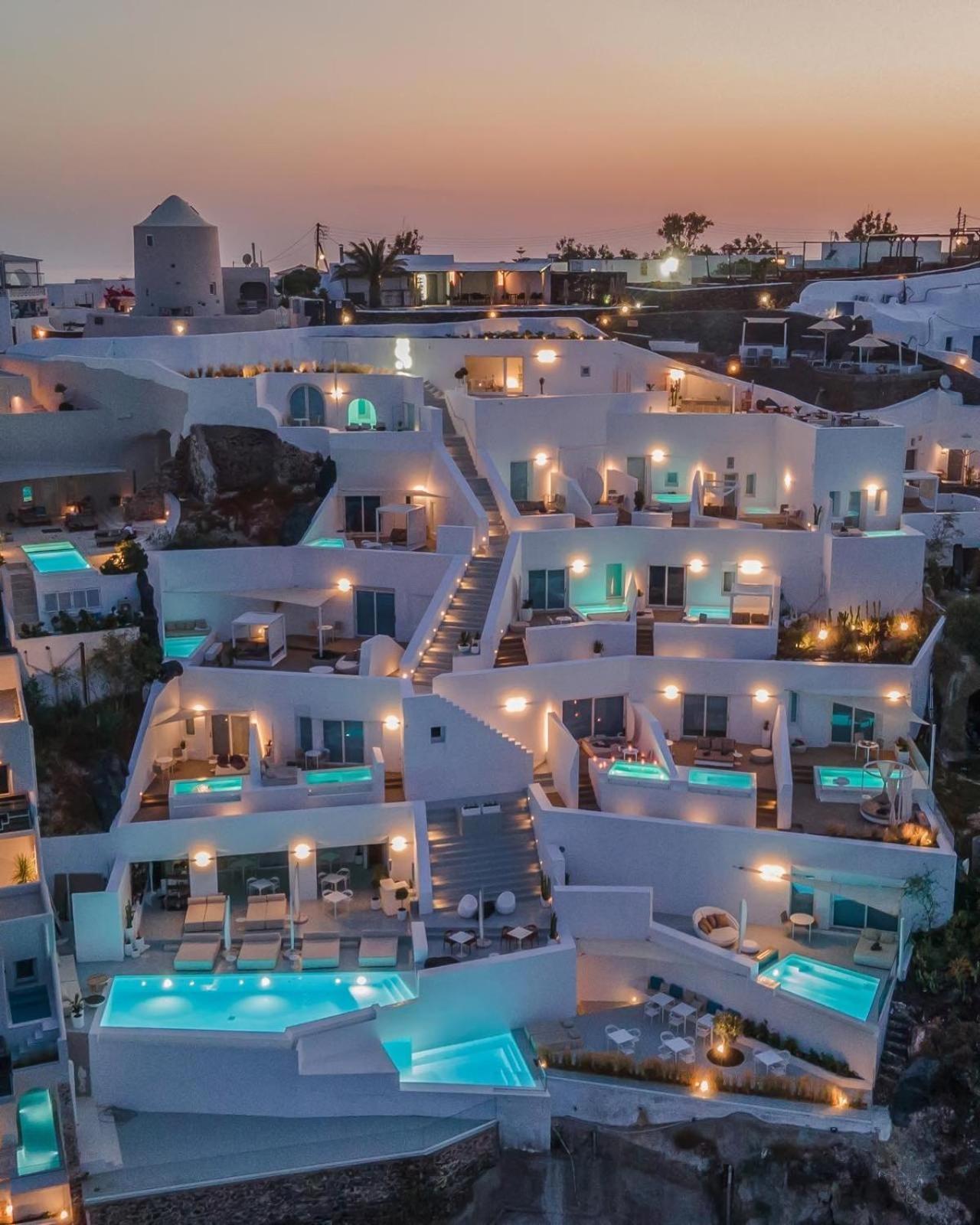 The Saint Oia (Santorini)