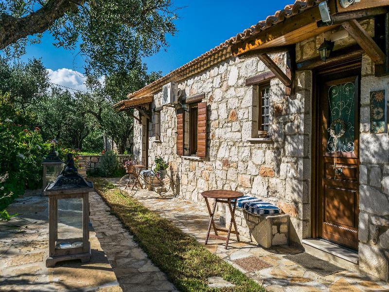 Holiday home Kavos Psarou Amoudi