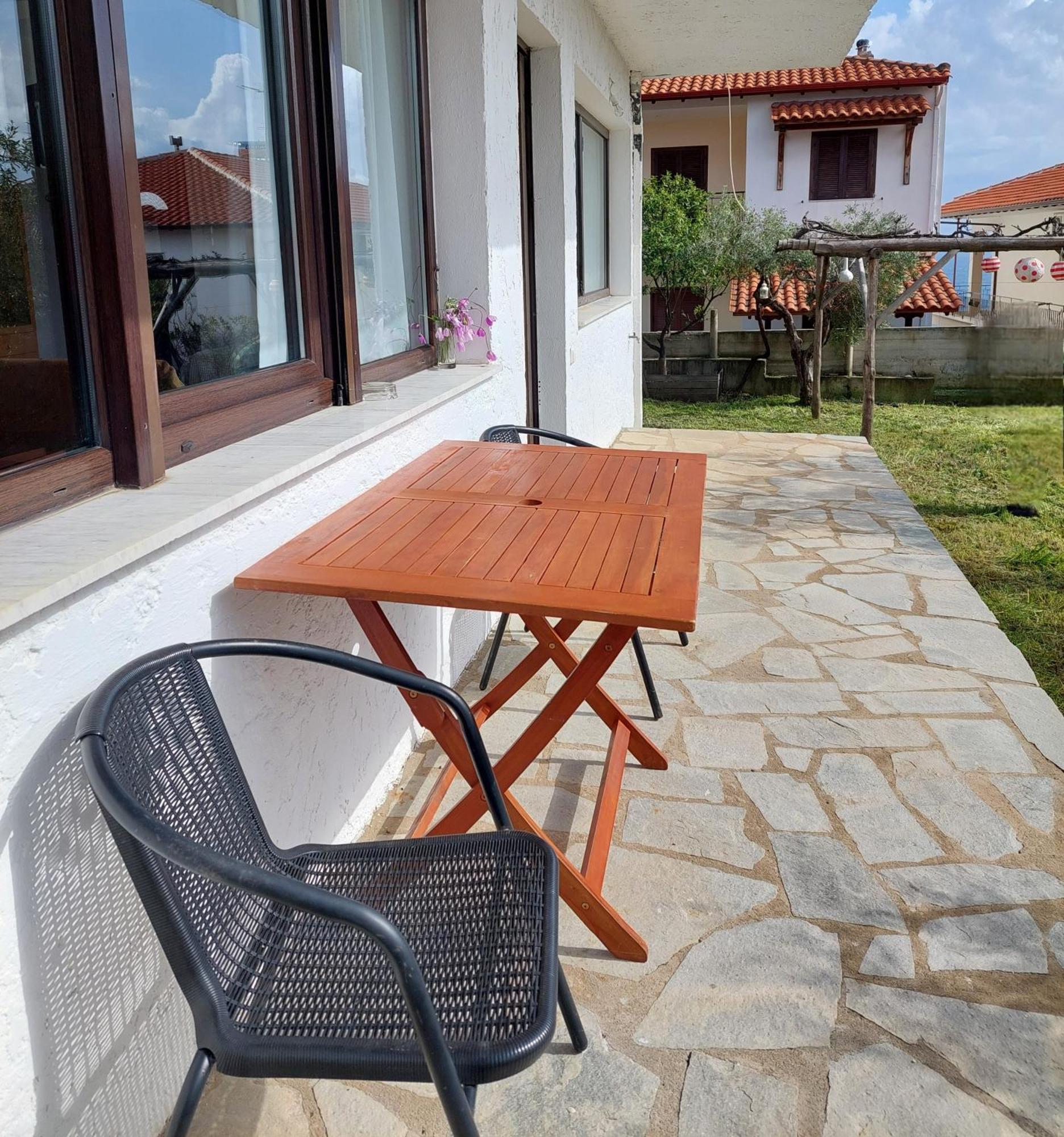 Holiday home Dora's House Comfortable With A Yard And View
