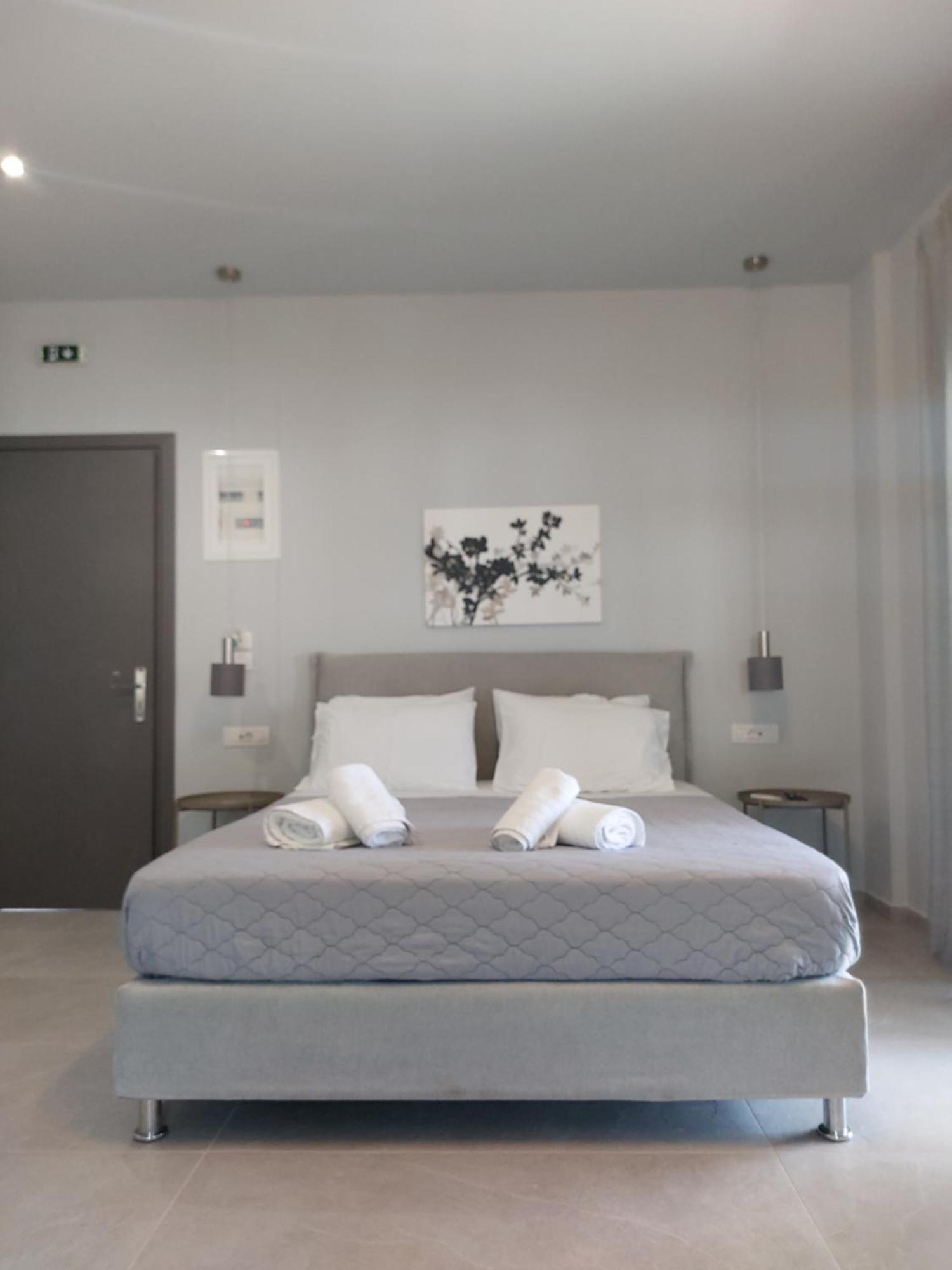 Hotel Mary's & *