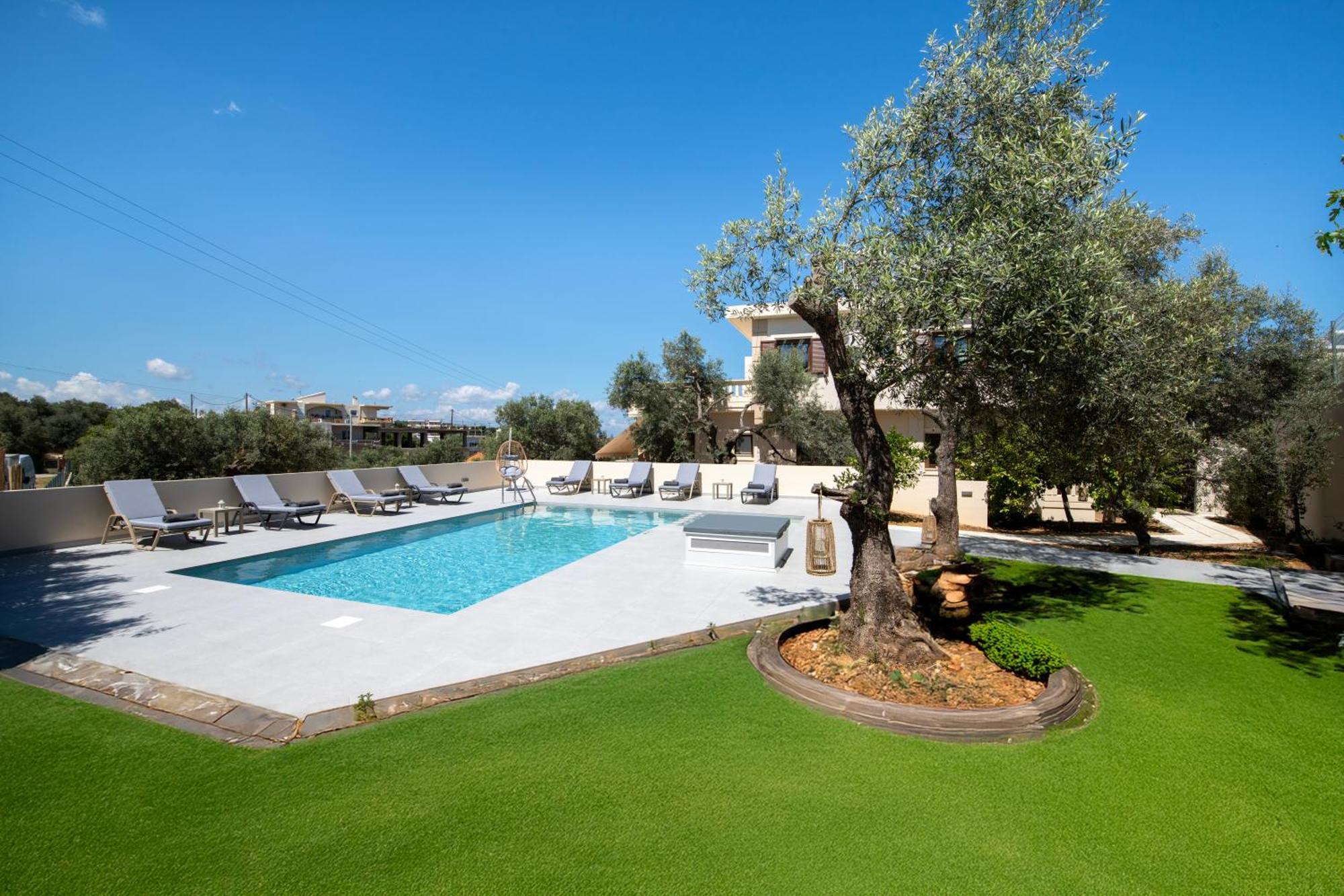 With Private Pool Near To The Sea *