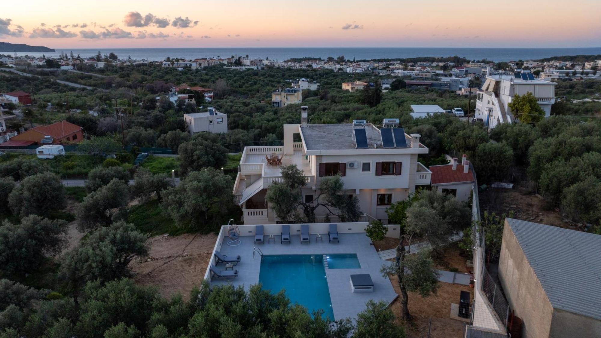 With Private Pool Near To The Sea Daratsos