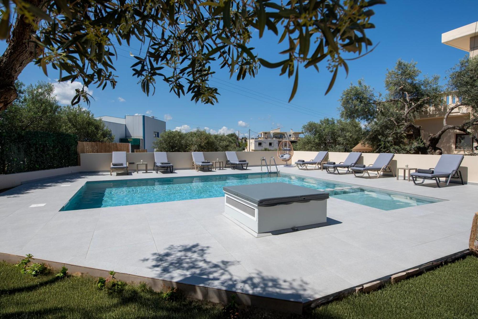 Apartment With Private Pool Near To The Sea Daratsos