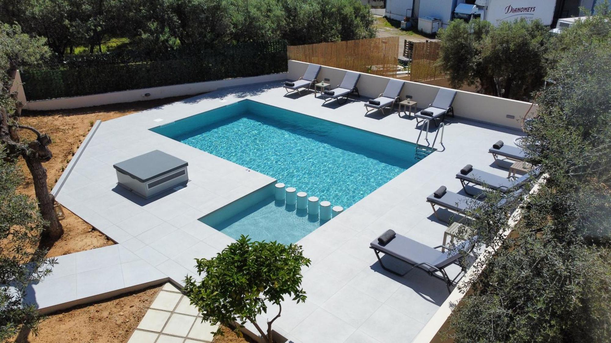 With Private Pool Near To The Sea Apartment