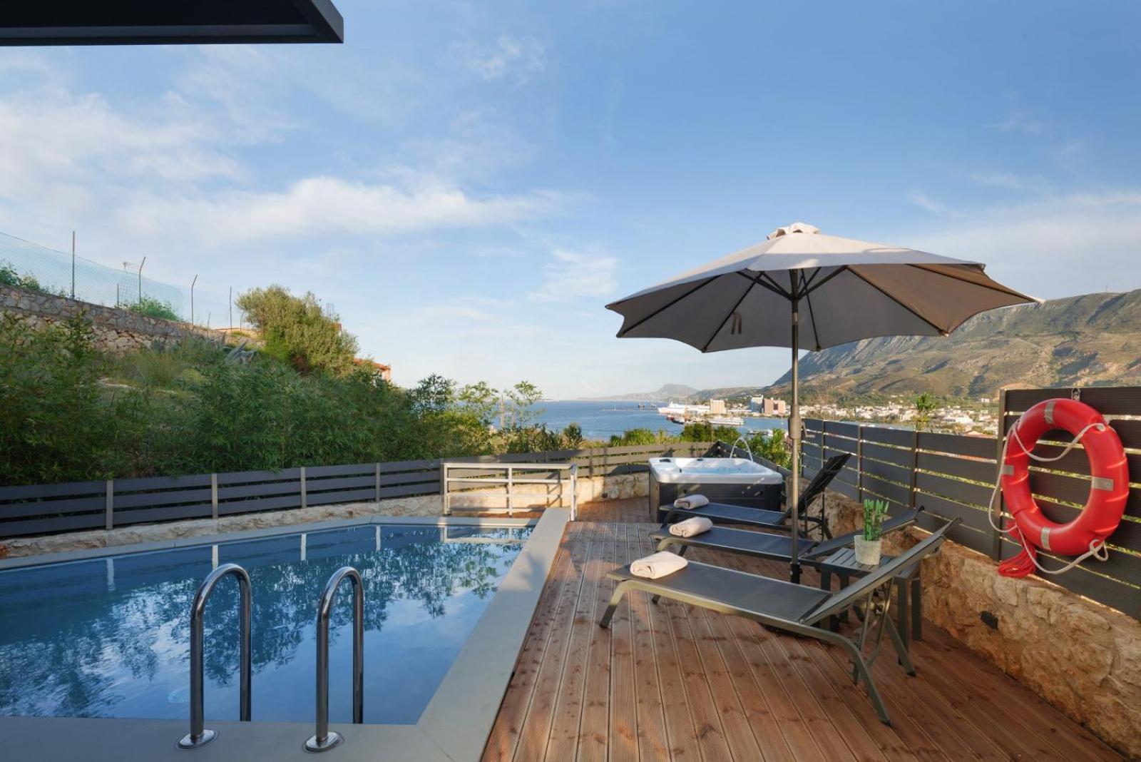 Thearia Maisonette