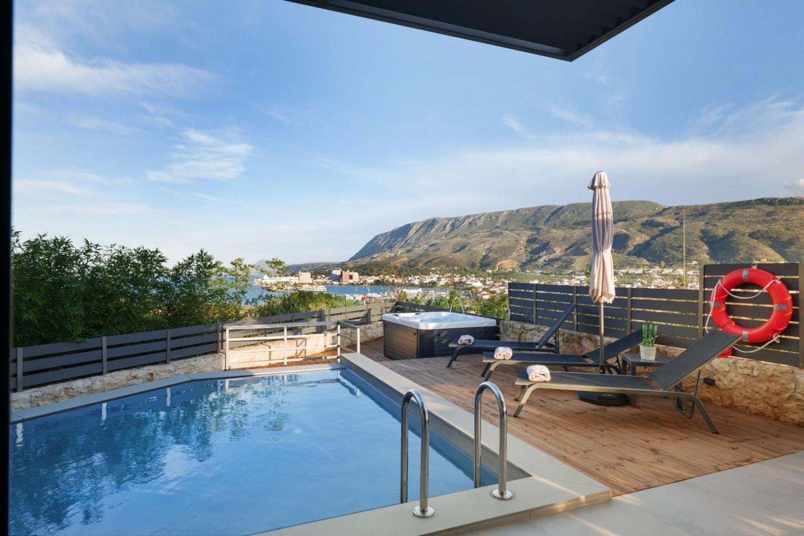 Thearia Maisonette * Souda