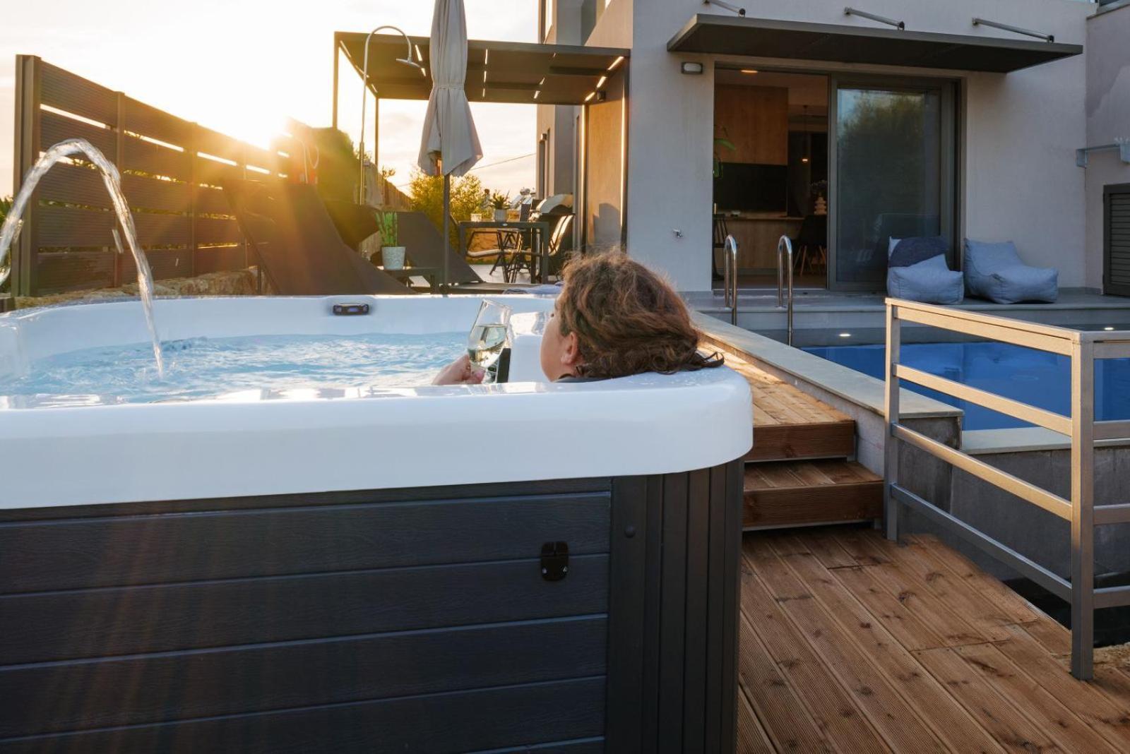 Thearia Maisonette * Souda
