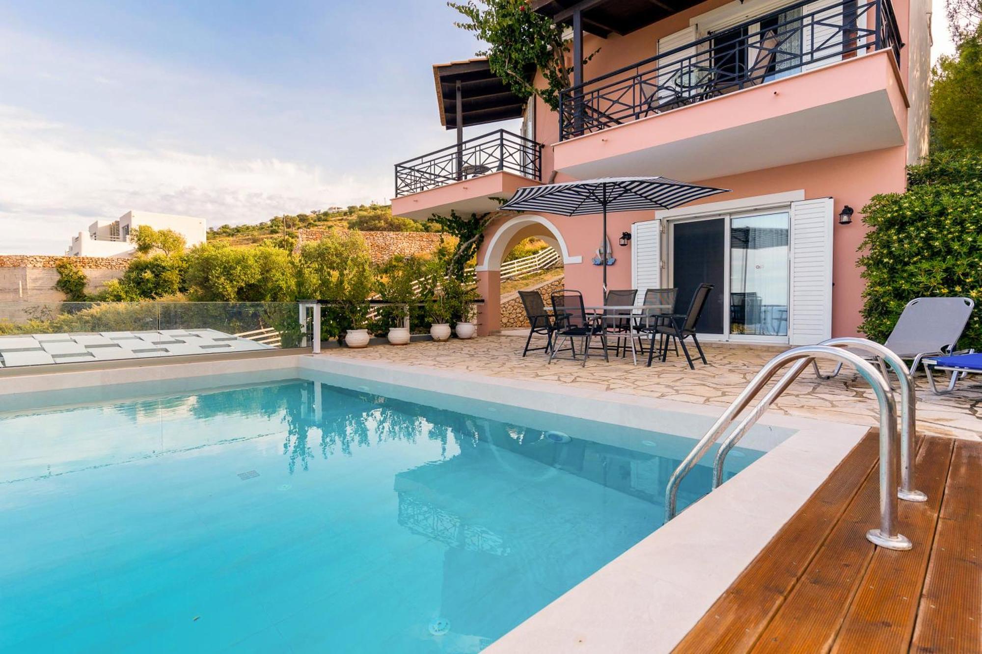Coastal Paradise Found - Komis' Private Pool Retreat Villa