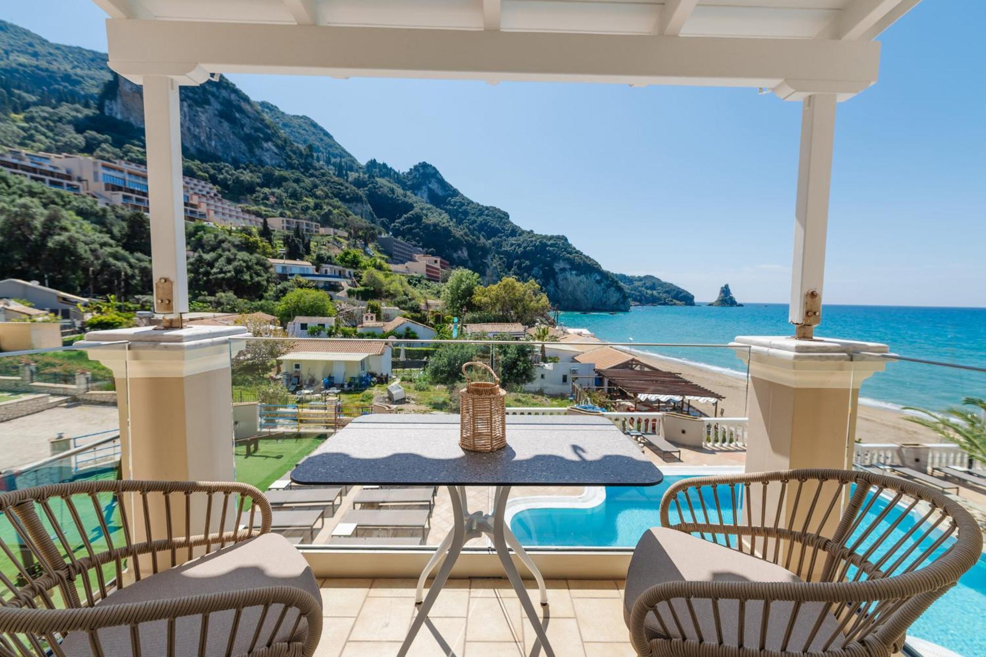 Sea Breeze & Aparthotel 2*