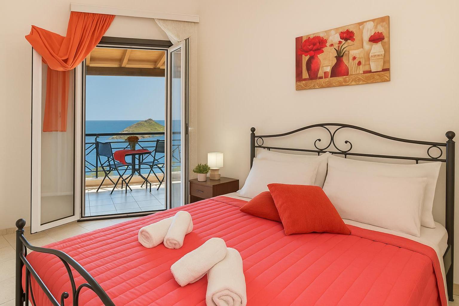 Villa Coastal Paradise Found - Komis' Private Pool Retreat *