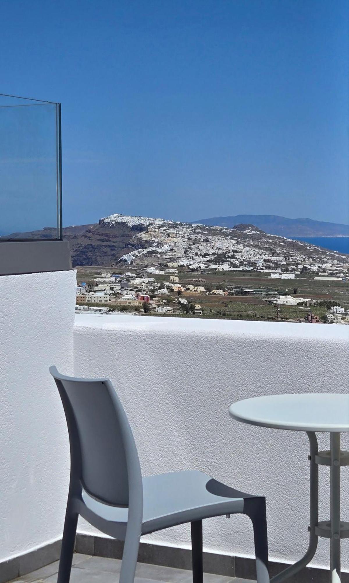 Aparthotel Santorini Ethereal Blue Pyrgos Kallistis