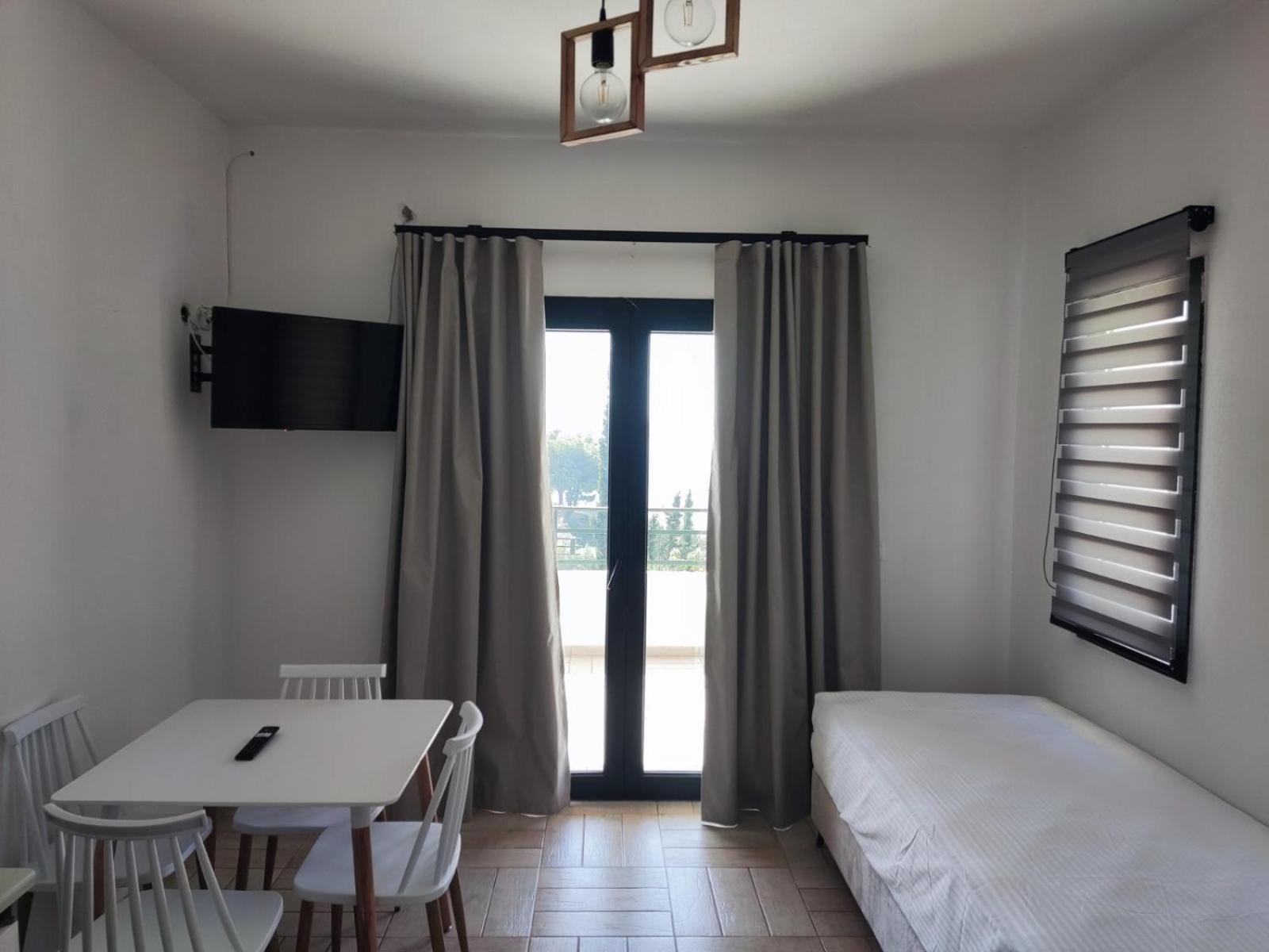 Helen's 11 Boutique 3*