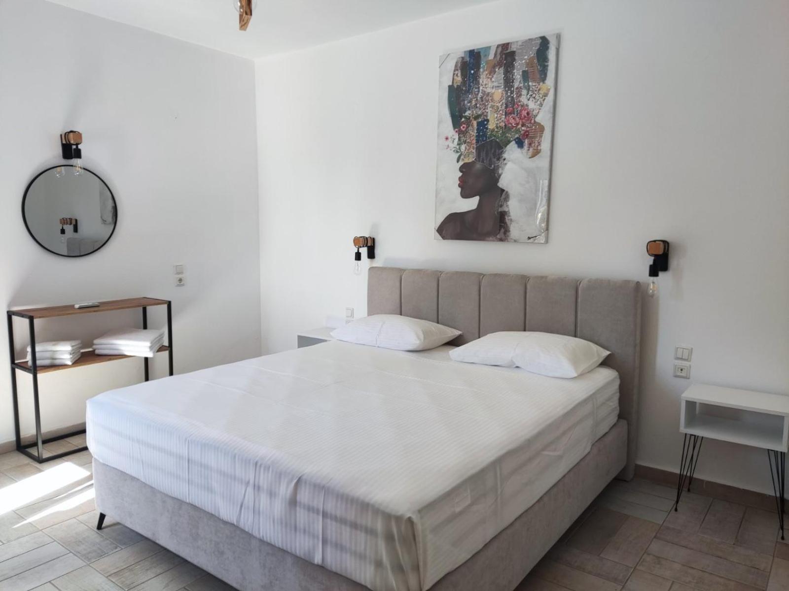 Helen's 11 Boutique Achladies (Skiathos)