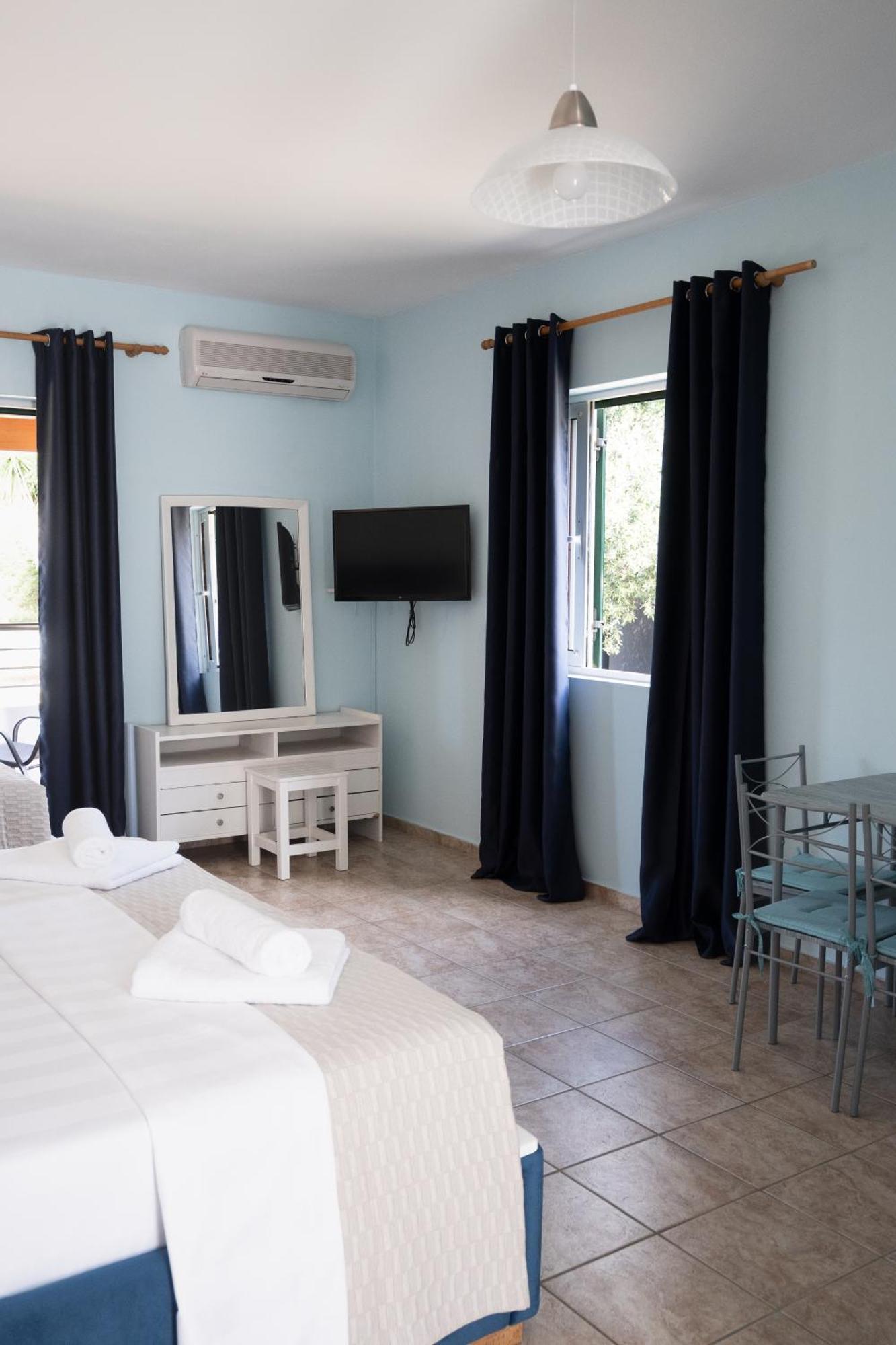Aparthotel Crystal Blue Hotel, 3*