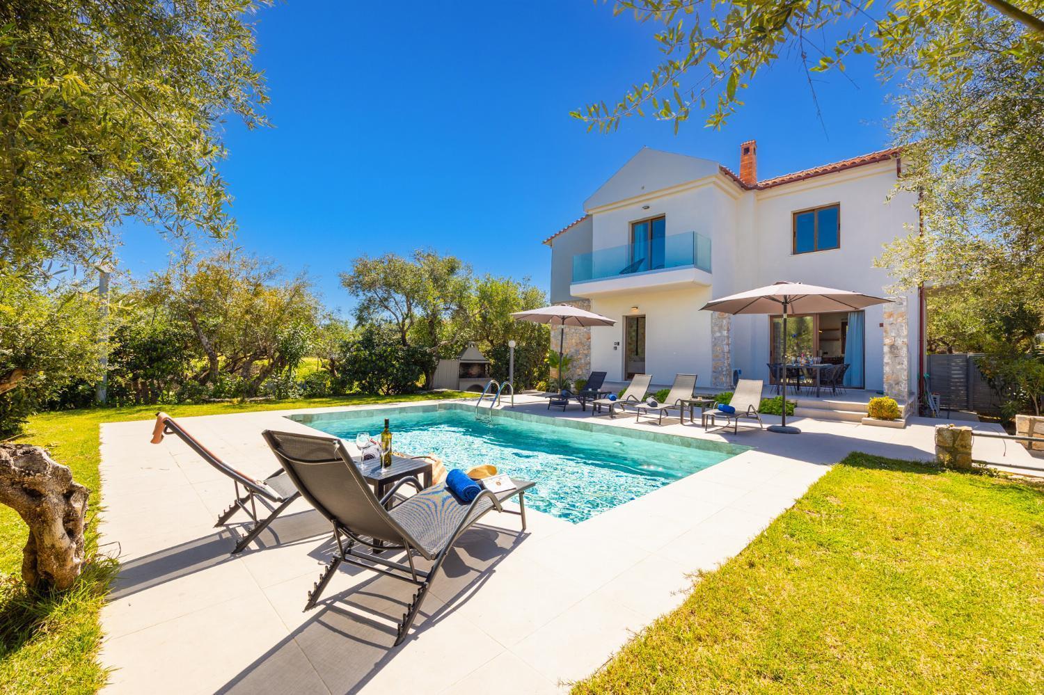 Nineta Villa