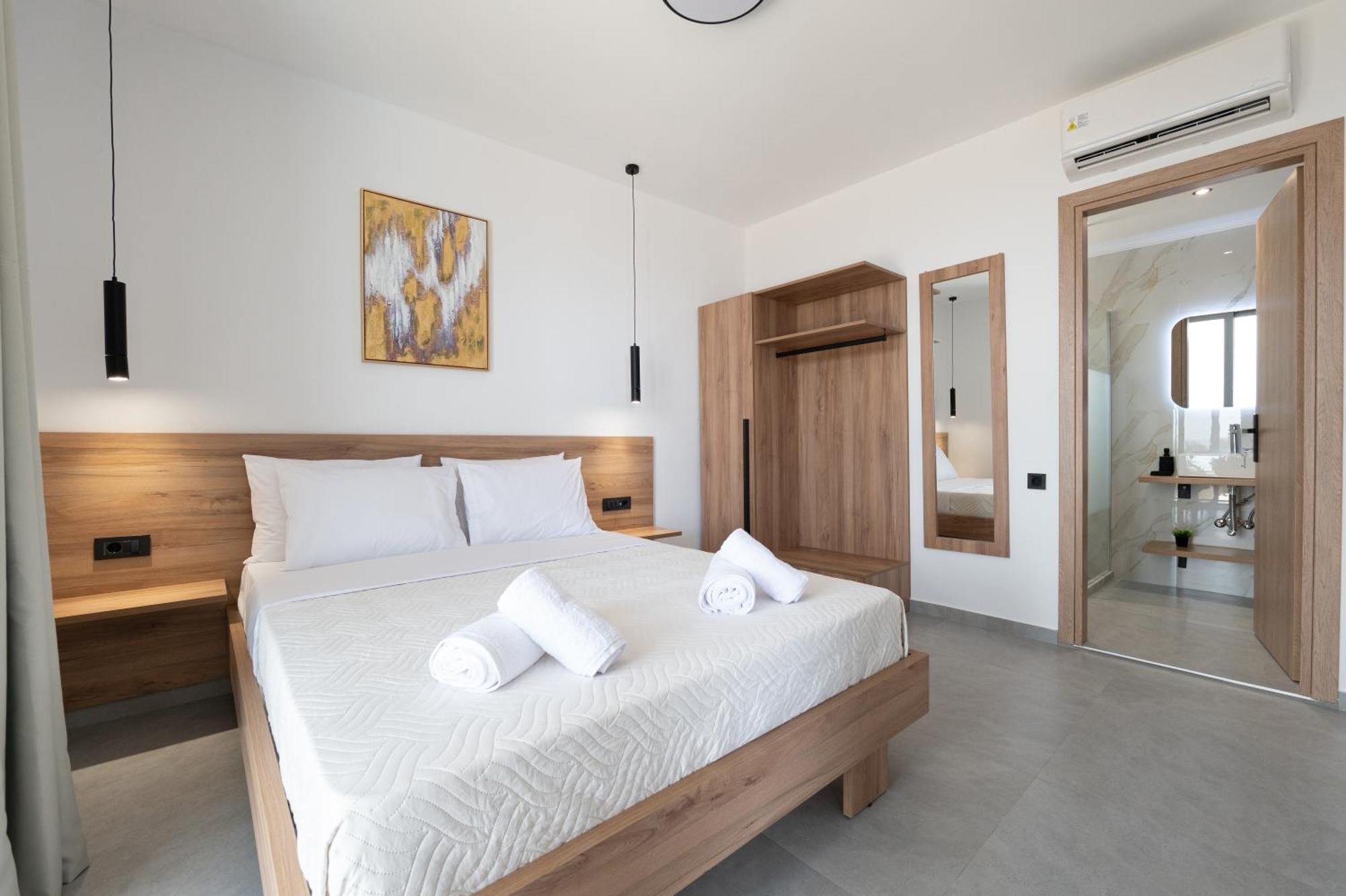 Chryselia Suites- Private Pool