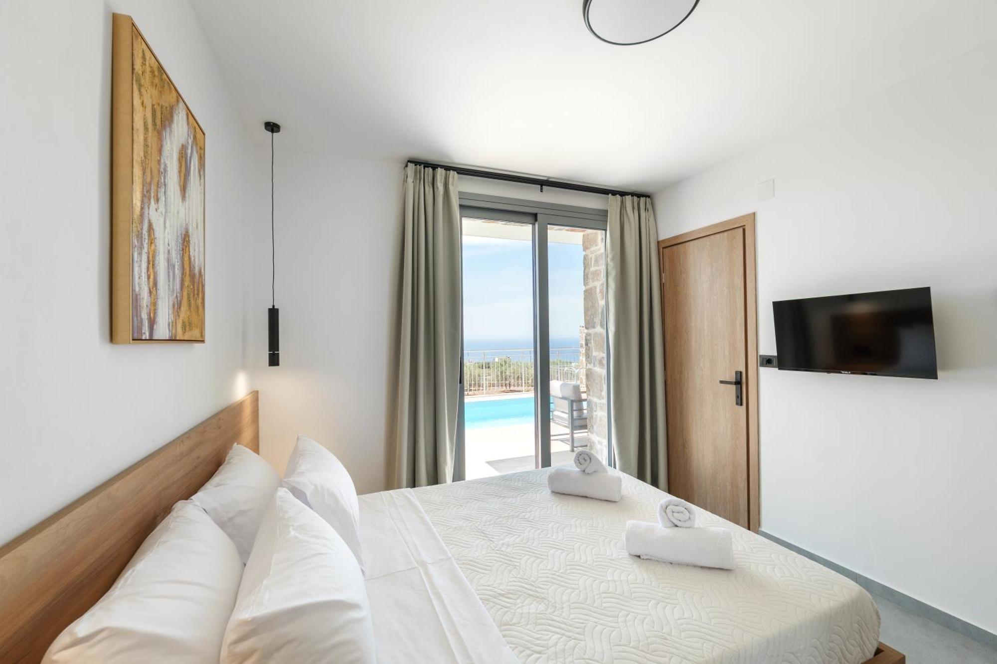Holiday home Chryselia Suites- Private Pool Keratokampos