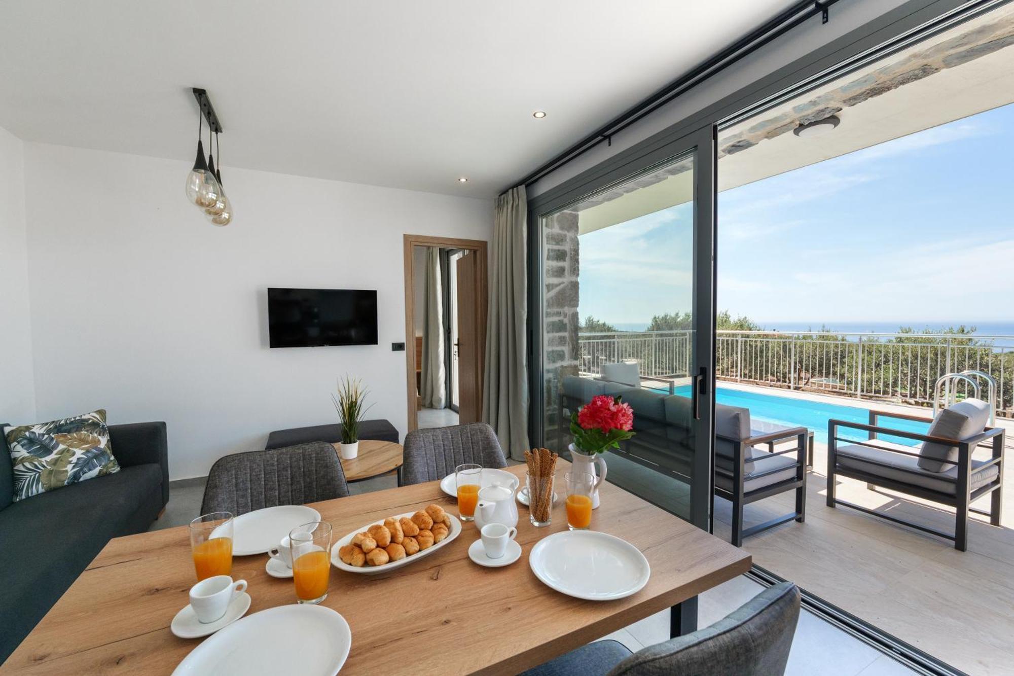 Holiday home Chryselia Suites- Private Pool Keratokampos