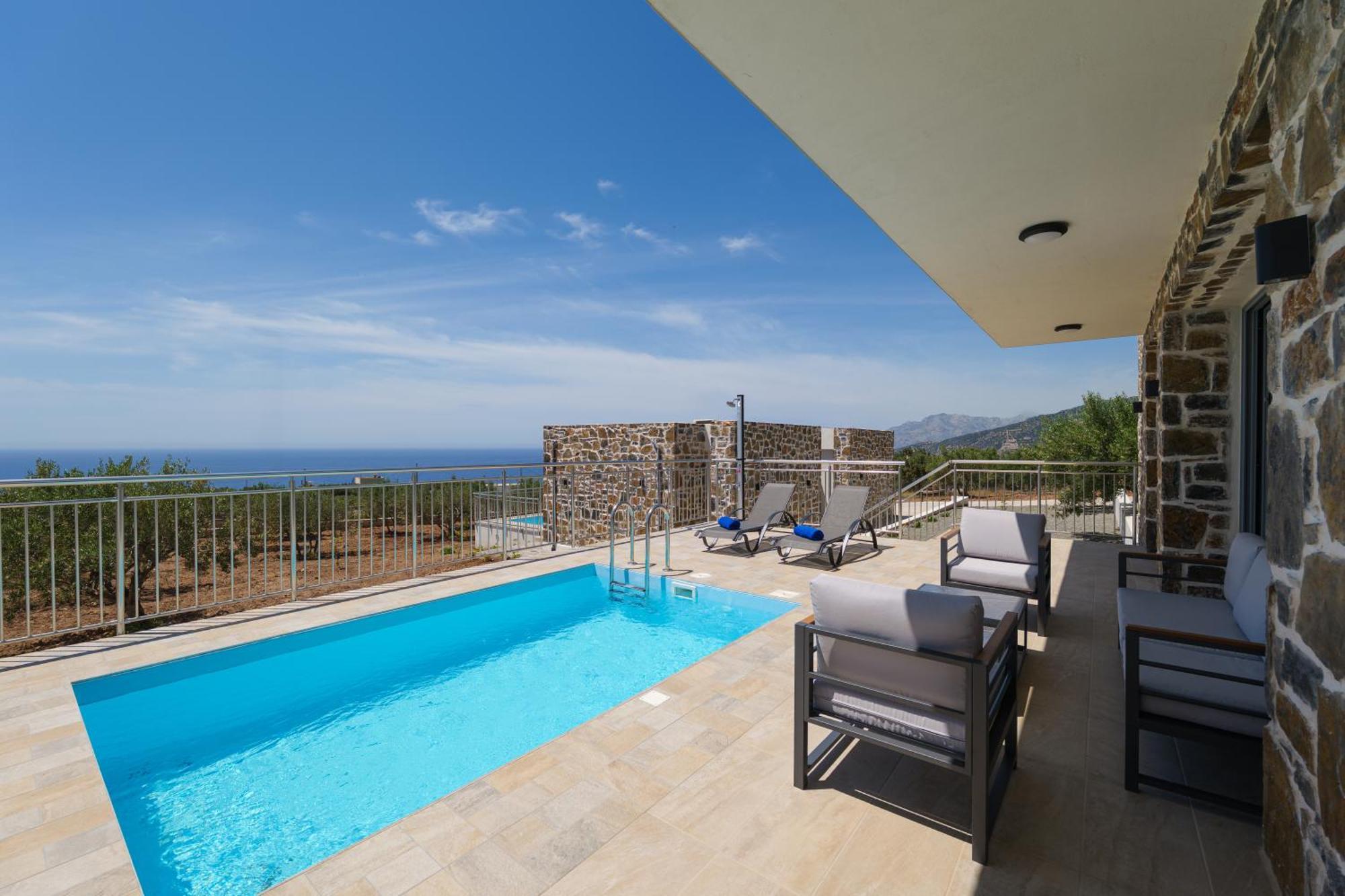 Holiday home Chryselia Suites- Private Pool Keratokampos