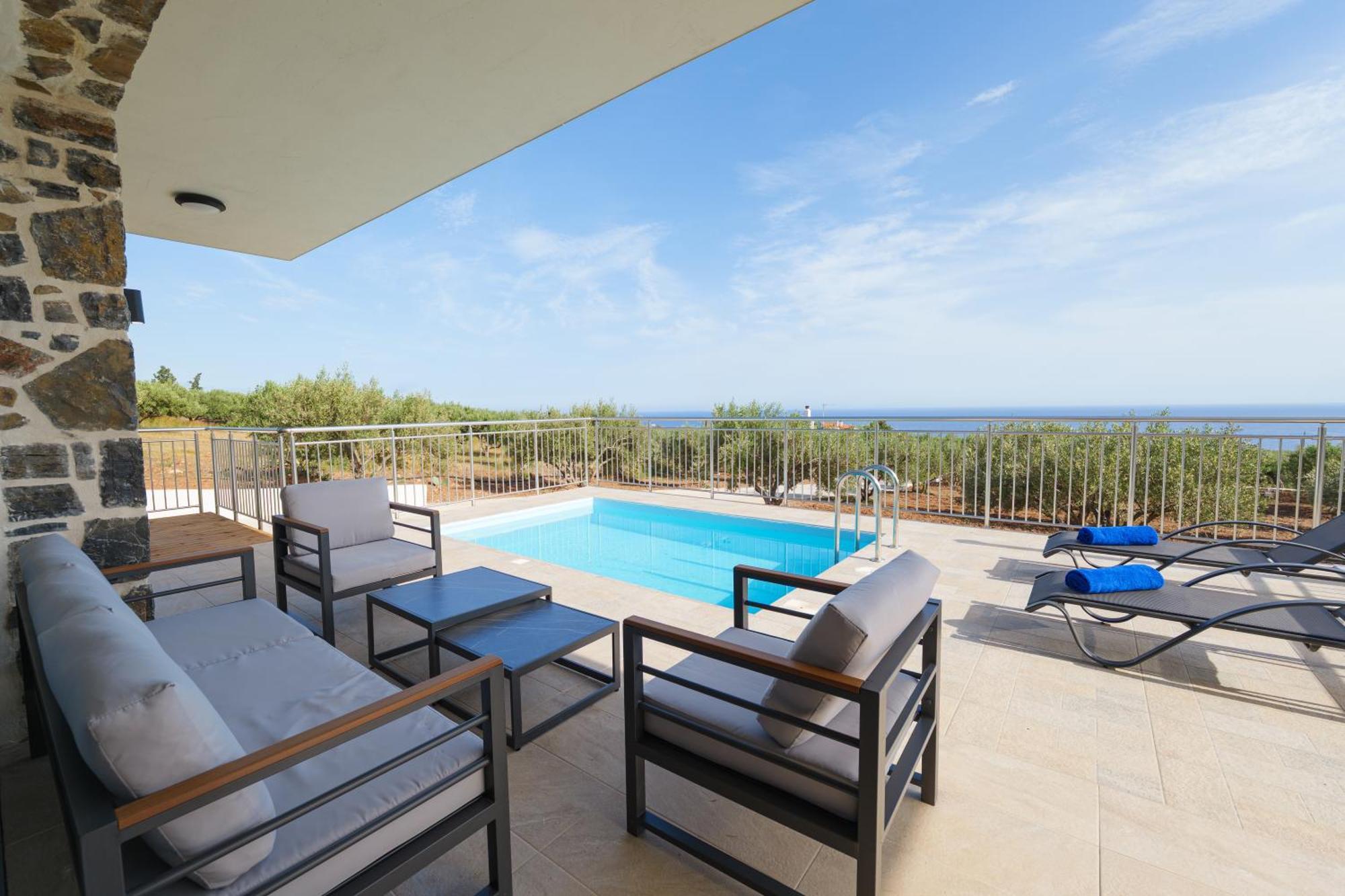 Holiday home Chryselia Suites- Private Pool Keratokampos