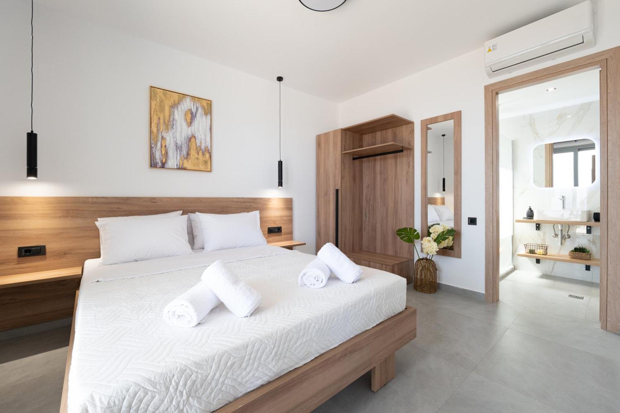 Holiday home Chryselia Suites- Private Pool *